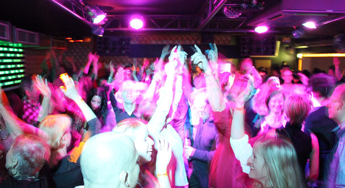 Tanzen-im-Garden's-Club